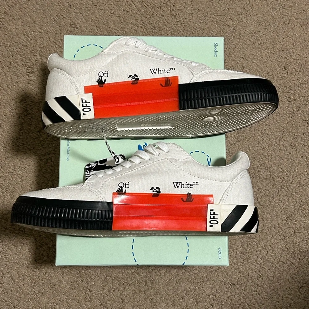 Men’s Off-White Vulcanized Low Sneaker - Picture 5 of 8